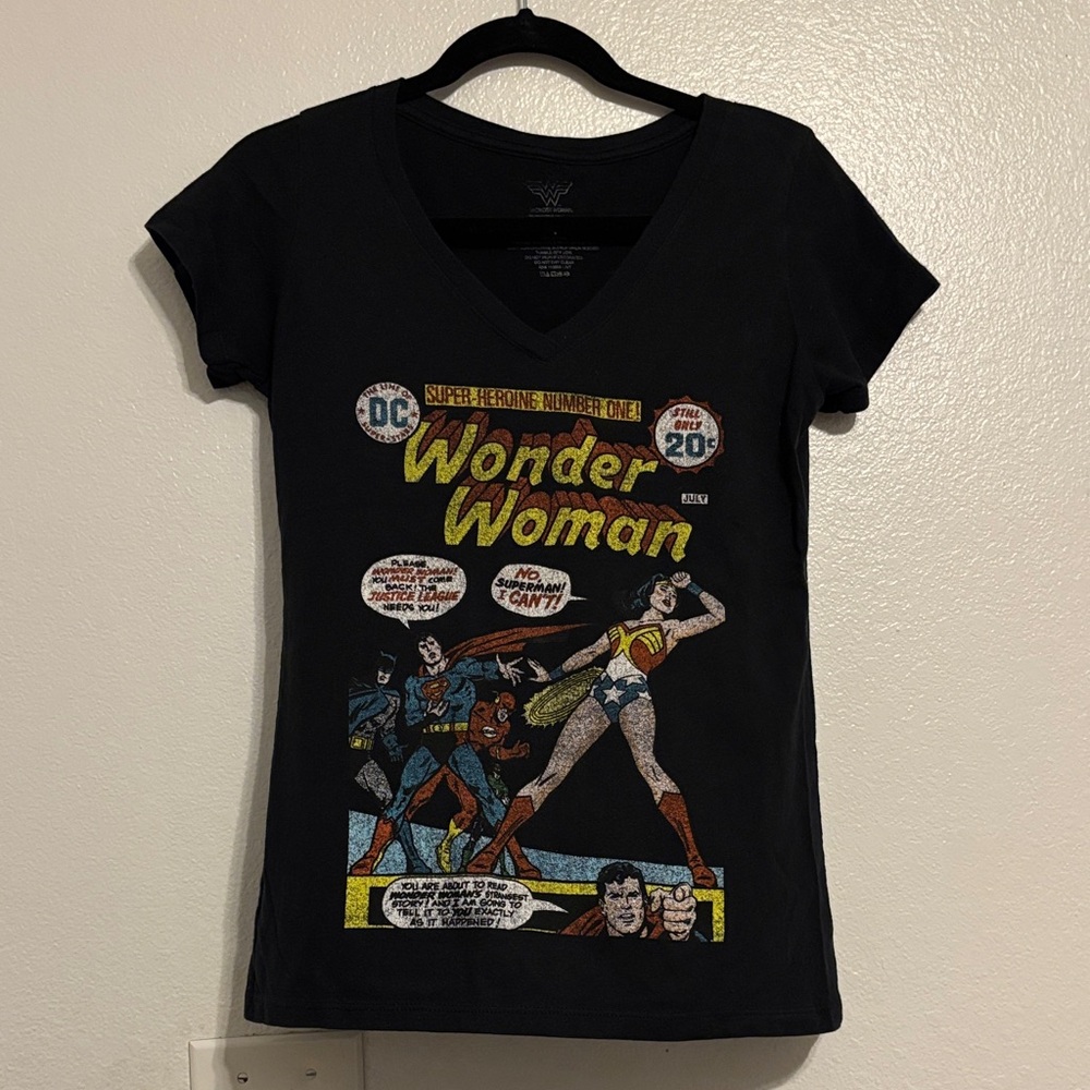 Wonder Woman Black Graphic V-Neck Tee by DC